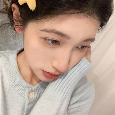 一号化妆间海报